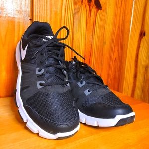 Nike athletic shoes size 11 brand new